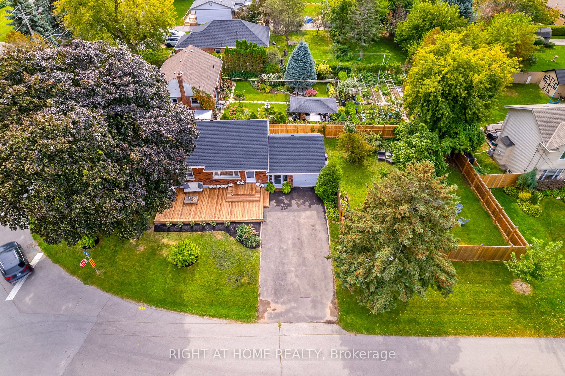 1 Lakeside Dr