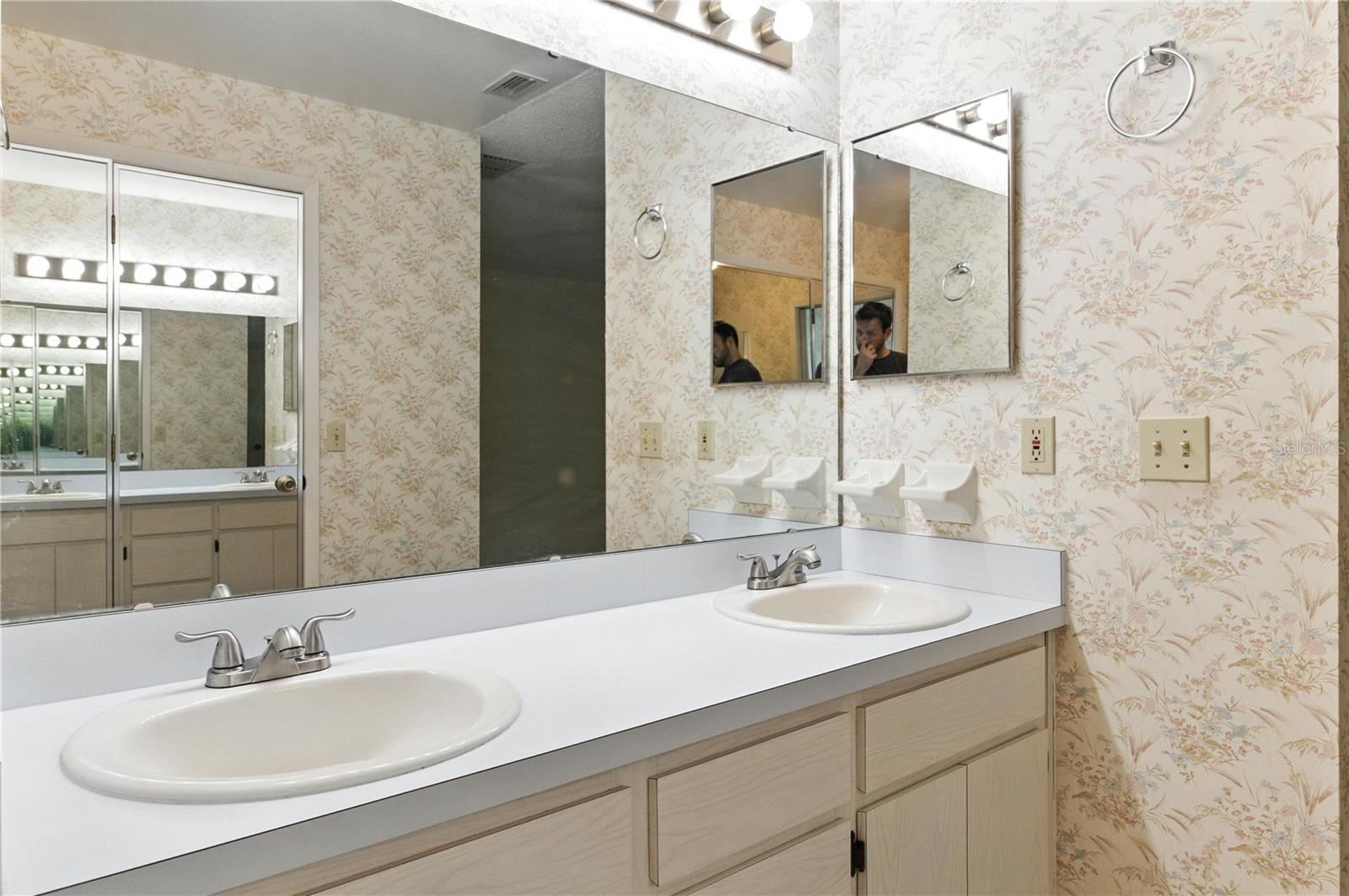 1970 Long Boat Drive