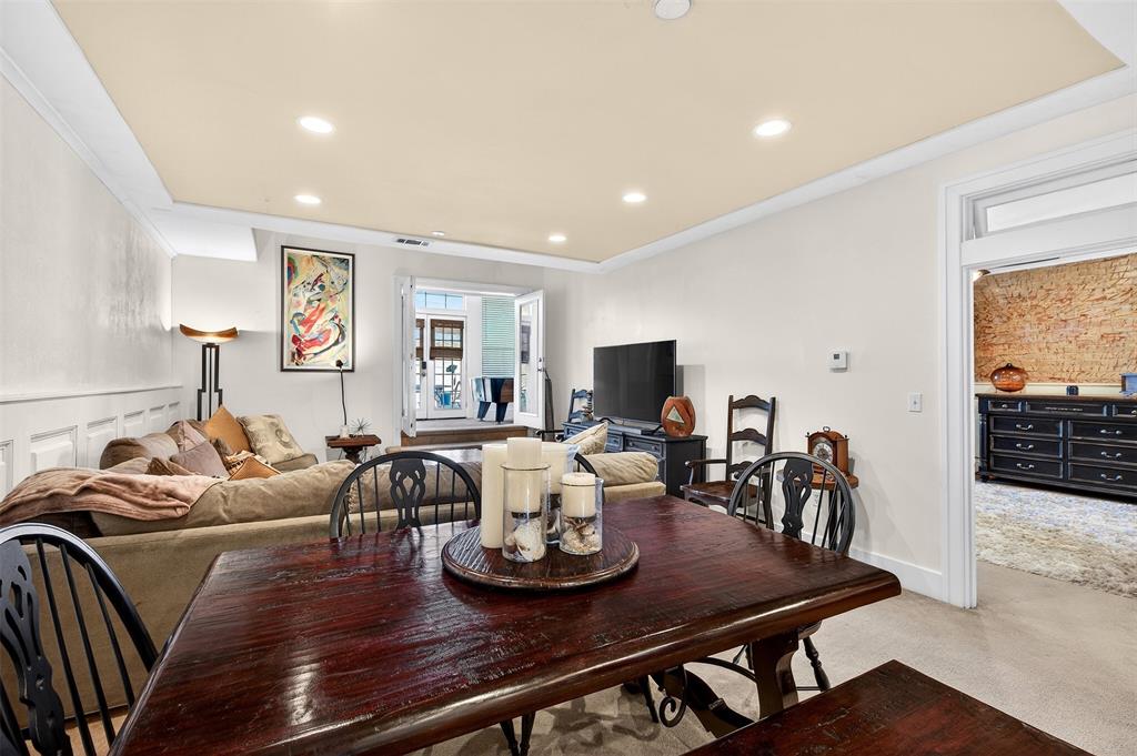 205 & 207 E Houston Street