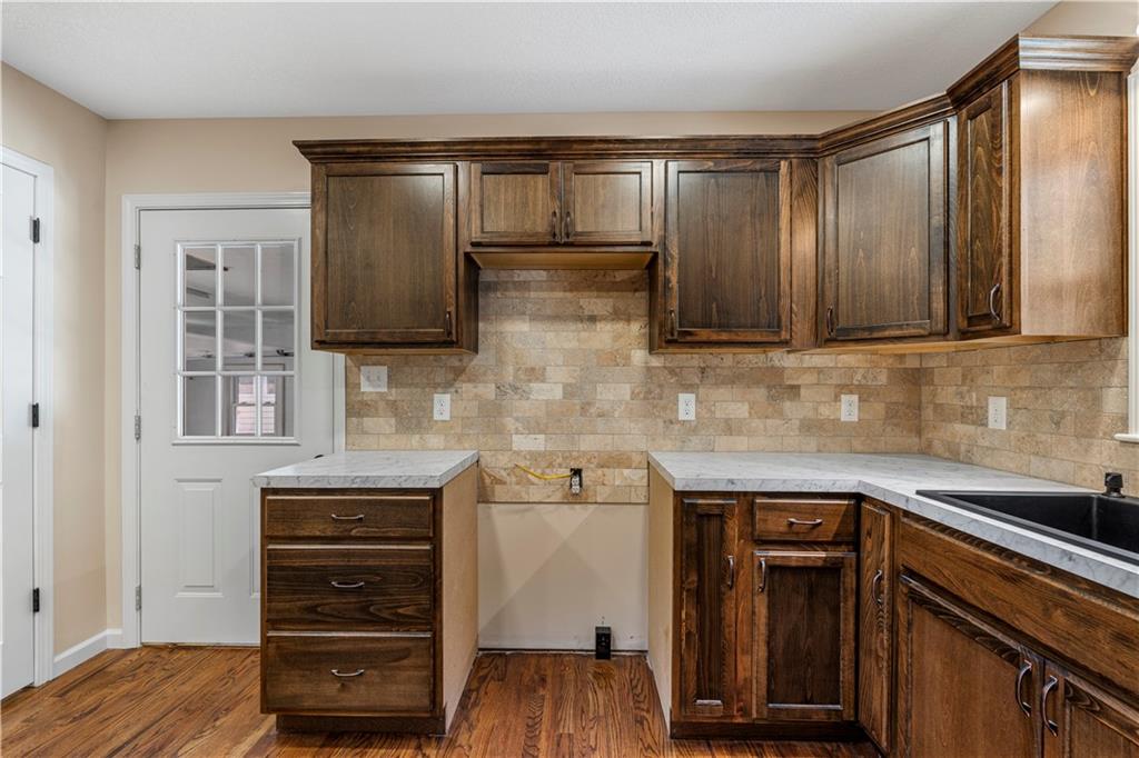 115 W Walnut Street