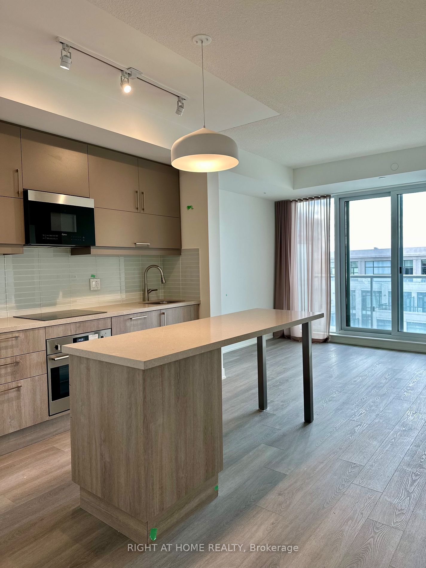 8119 Birchmount Rd A1326