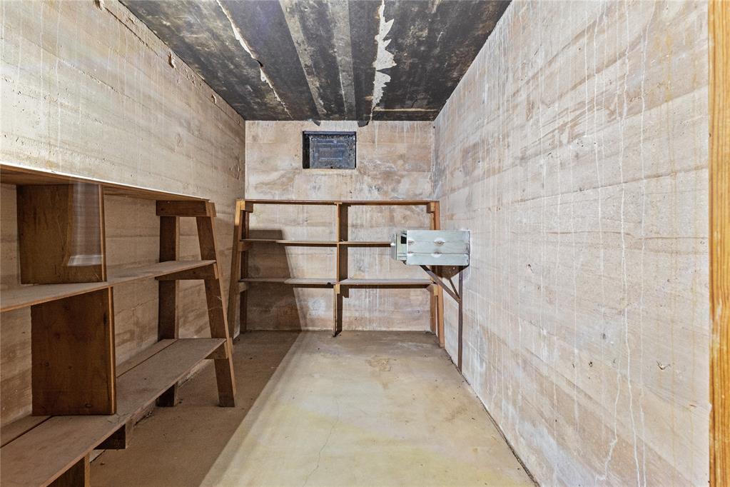 588 N Arapaho Avenue