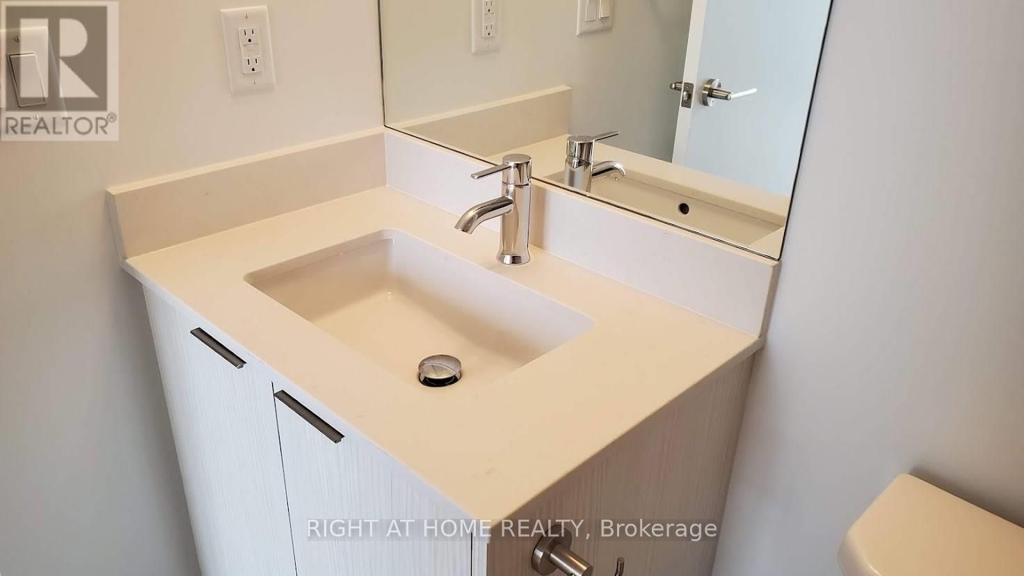 38 Forest Manor Rd 2407