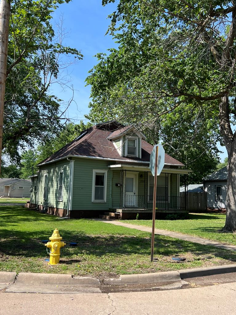 236 E Ellsworth Avenue. Salina, Kansas • SalinaHomes