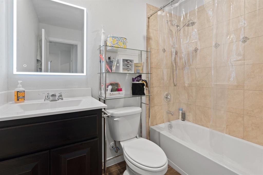 1216 Sausalito Trail