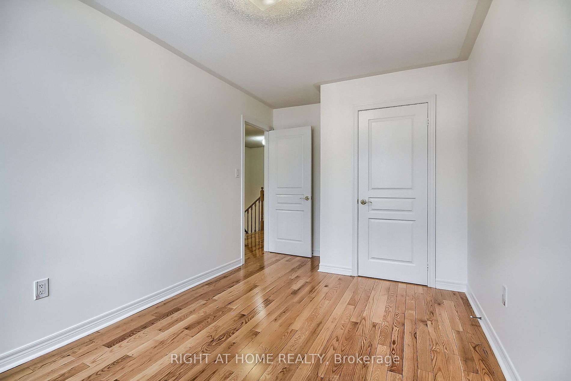 63 Paper Mills Cres