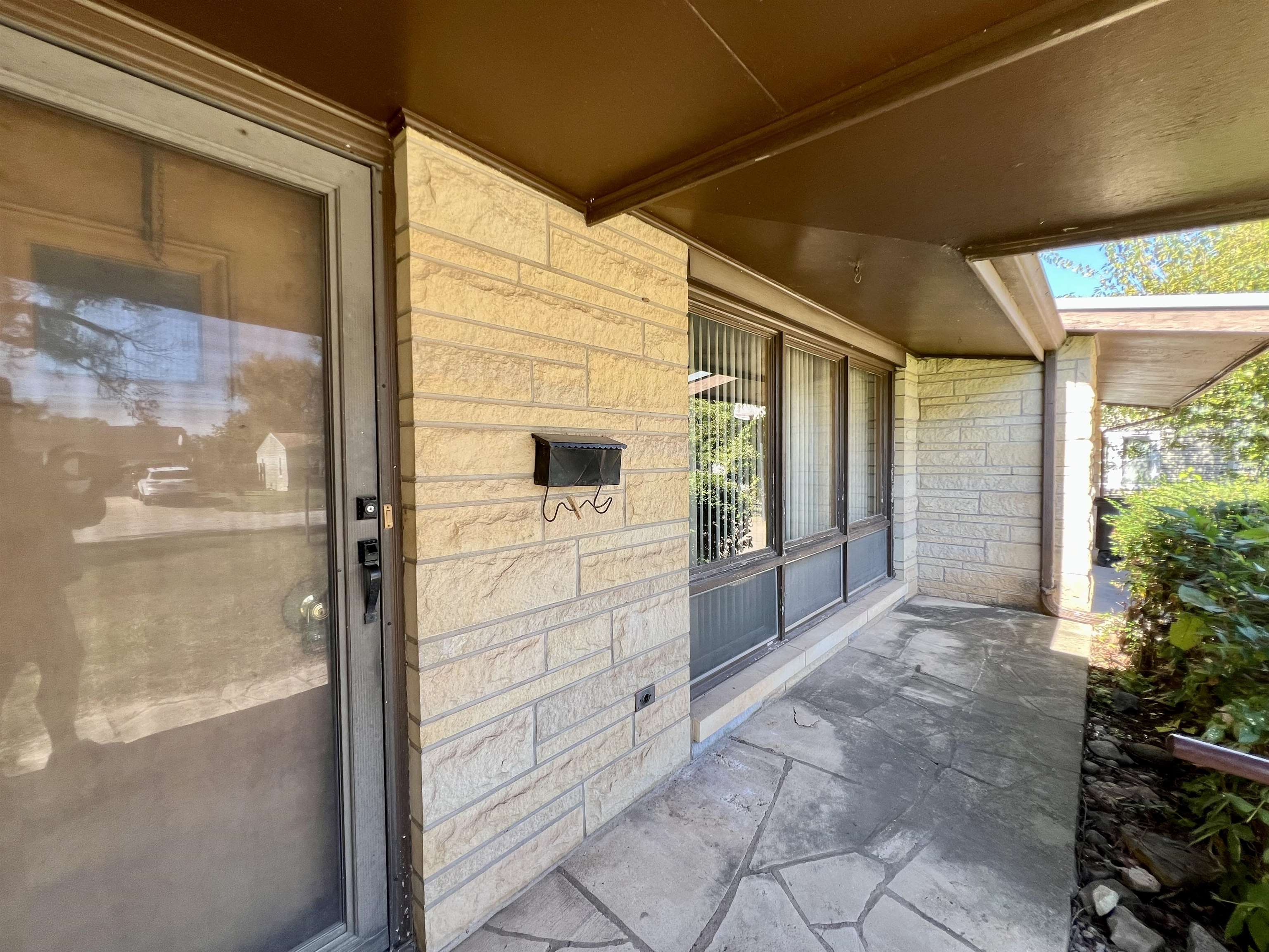 1105 N 7th
