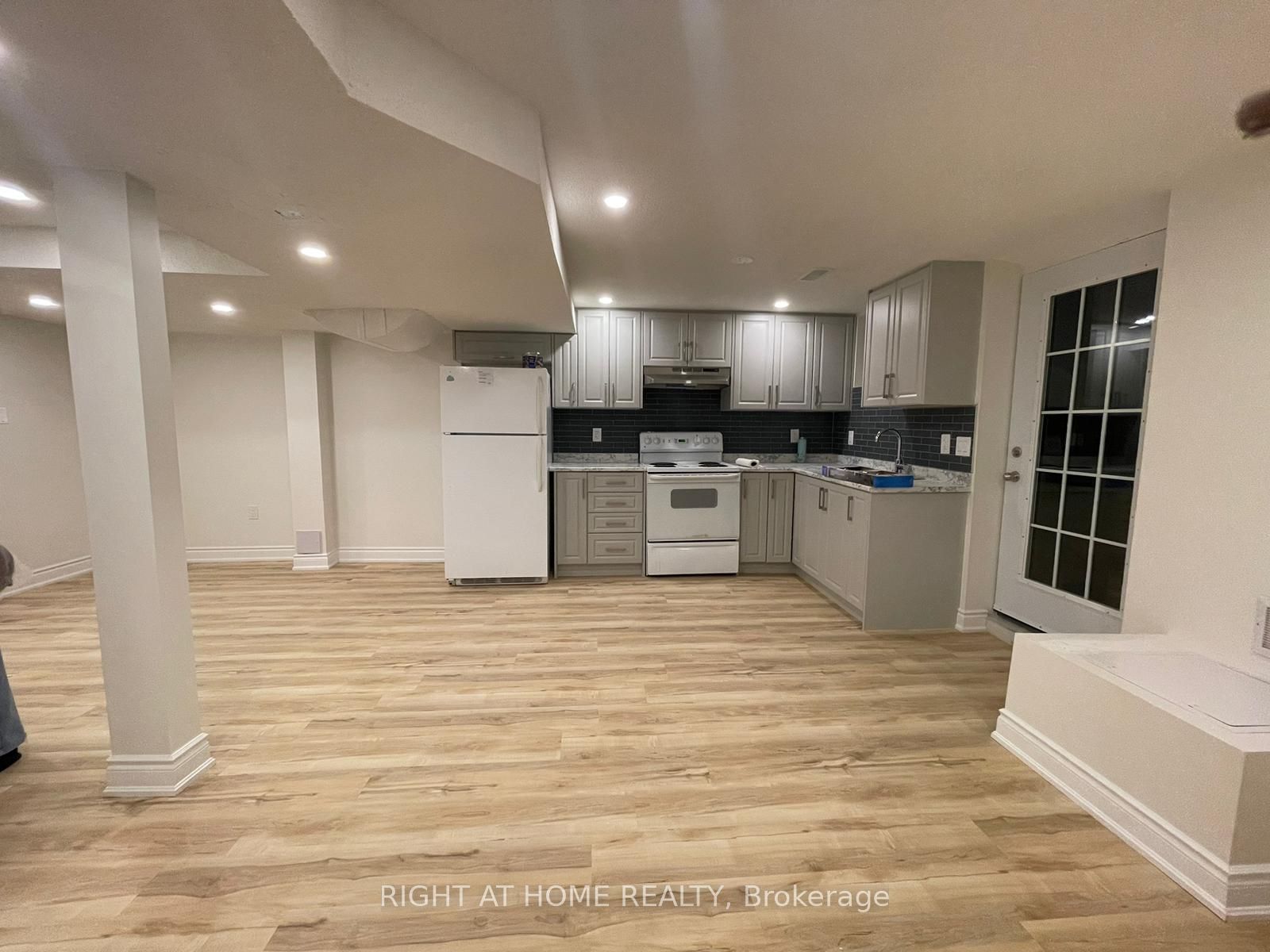 9 Mediterra Dr (Bsmnt)