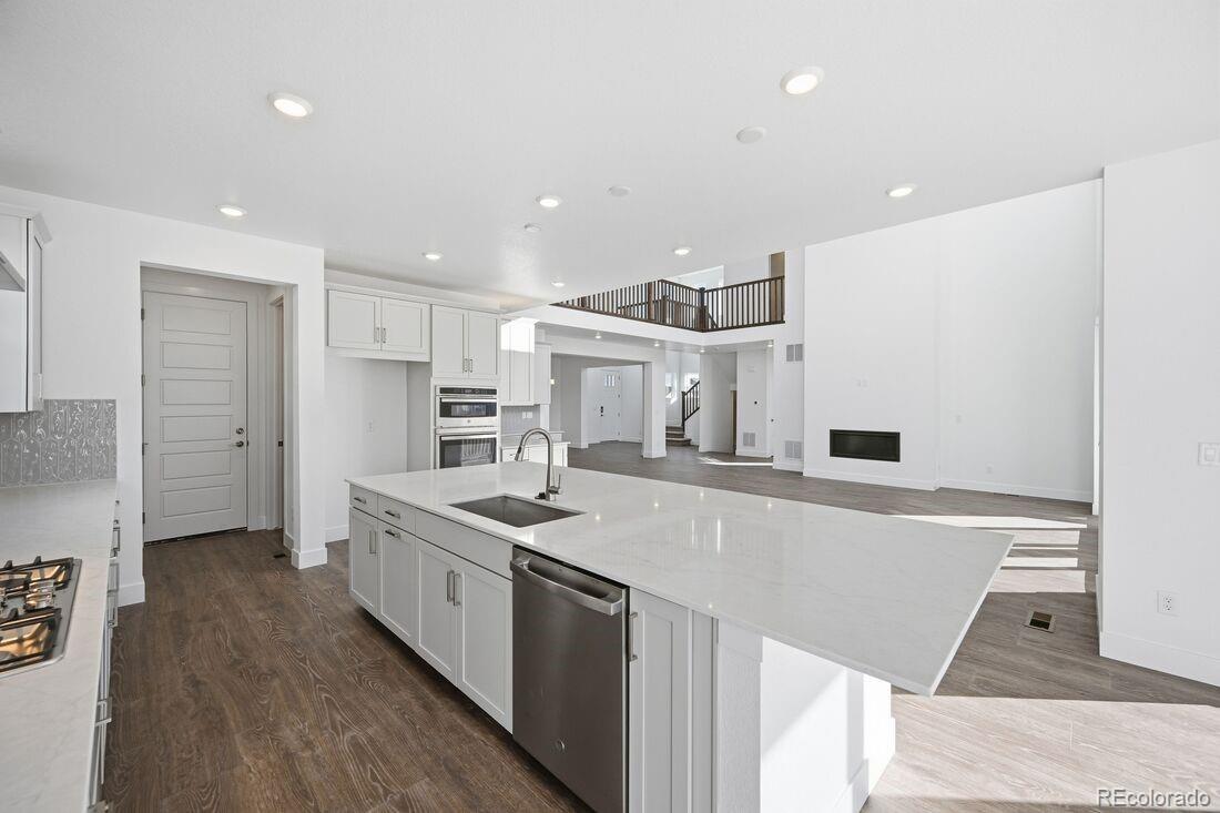 16616 W 93rd Place