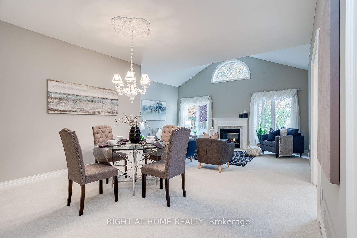 311 Waterbury Cres