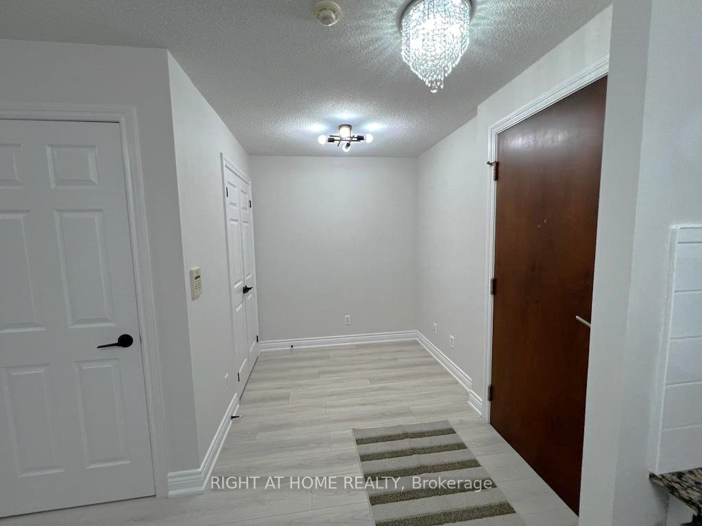 310 Burnhamthorpe Rd 1401