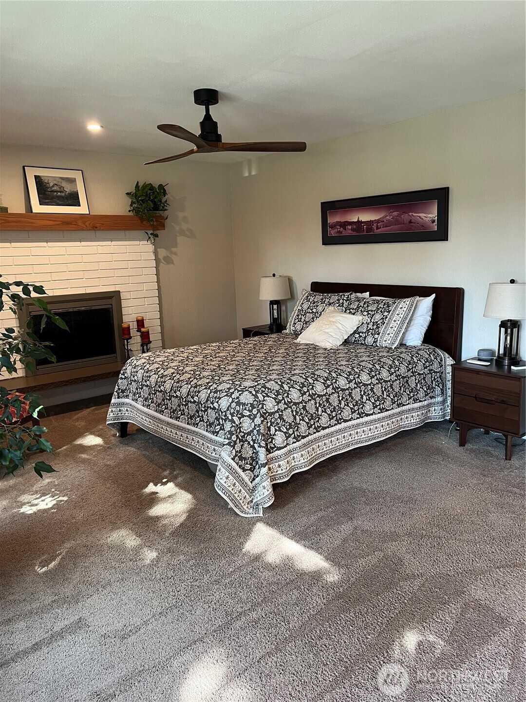 102 N Narwhal Loop NW