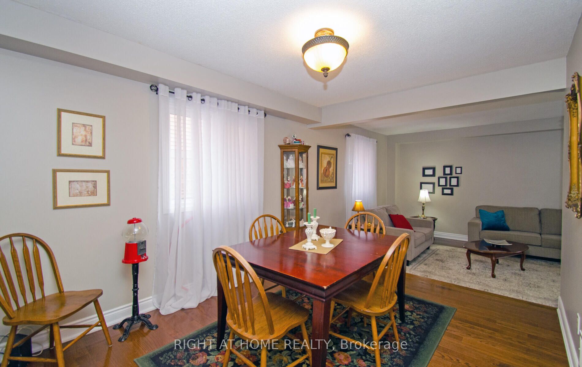 54 Ferguson Pl