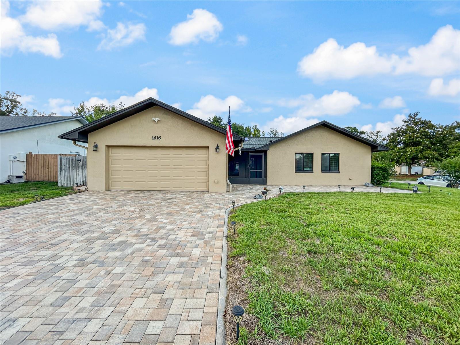 1616 E Sandpiper Trail
