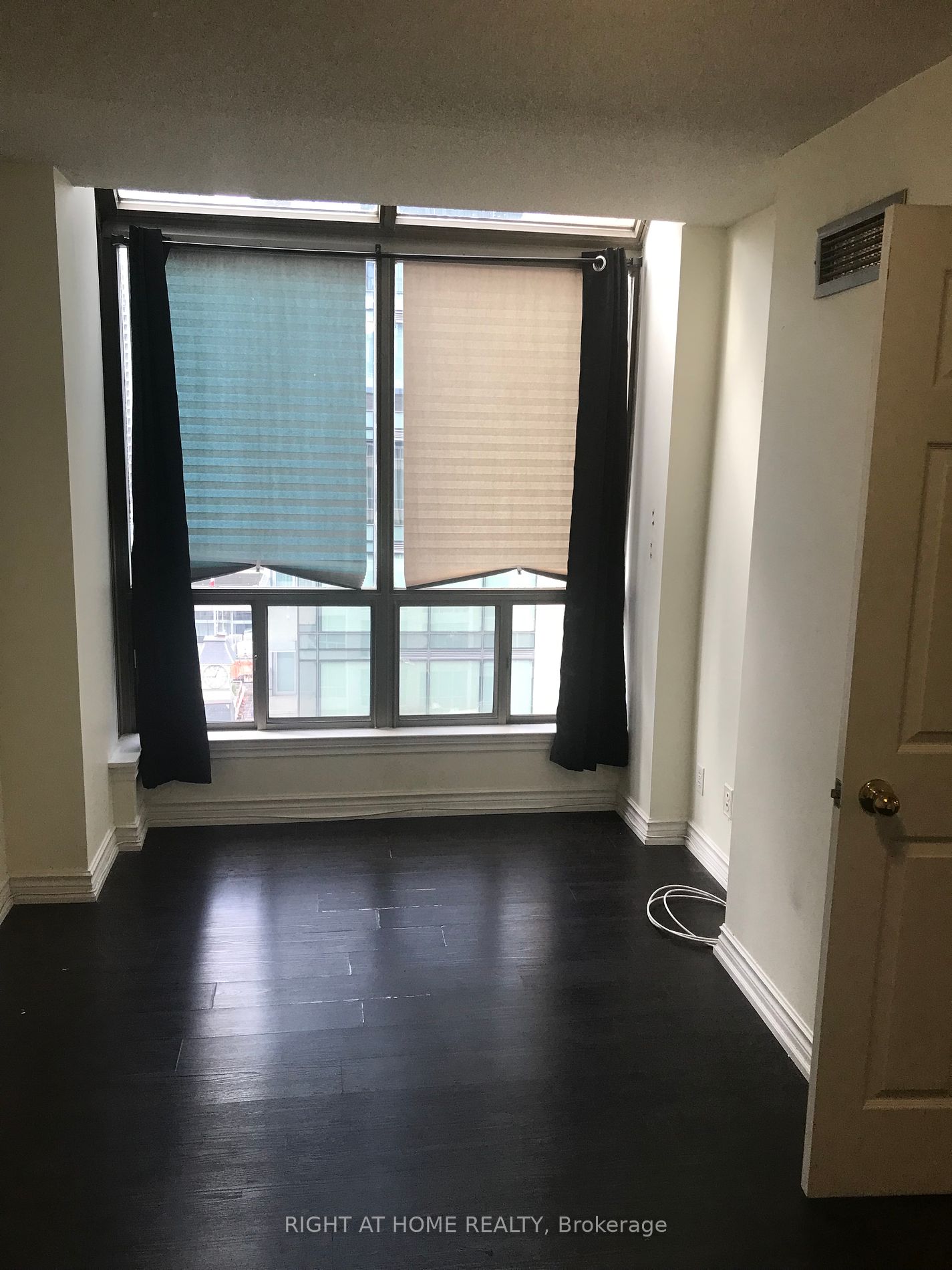 40 Scollard St 1607