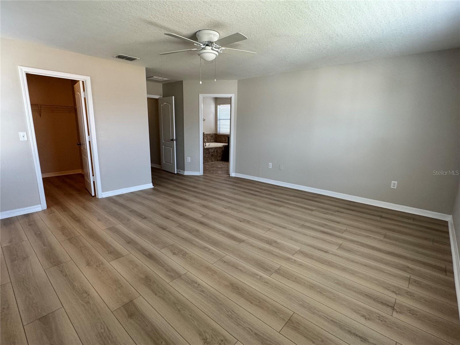 2711 Garden Falls Drive