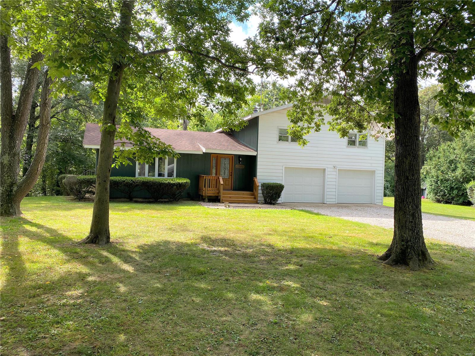 129,900 626 Parkside Street Hillsboro IL 62049 Montgomery County Realty