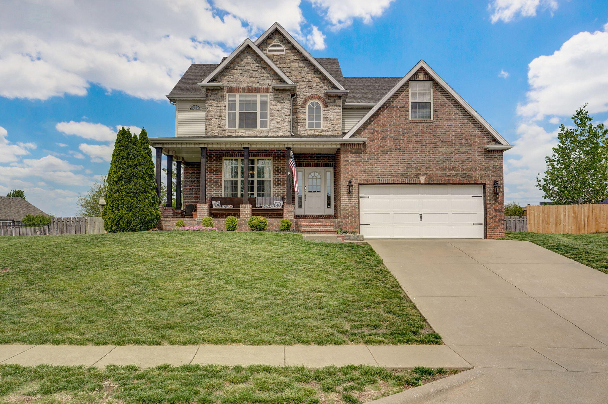 2115 N Williamsburg Lane
