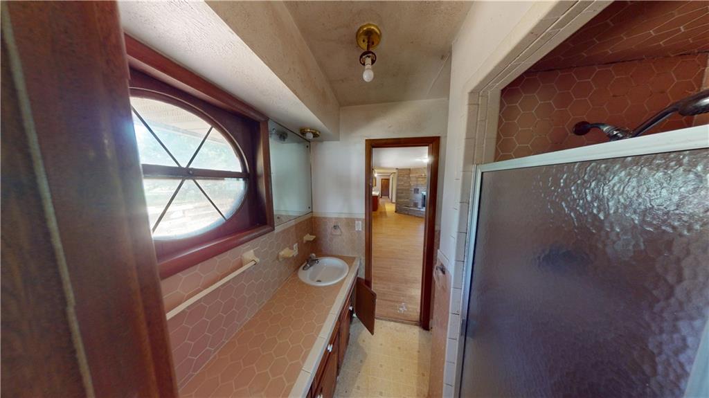 1015 E Quincy N/A