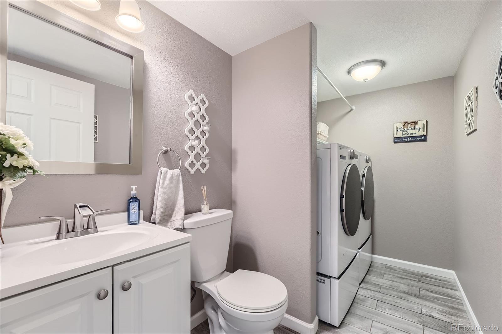 4892 Collinsville Place