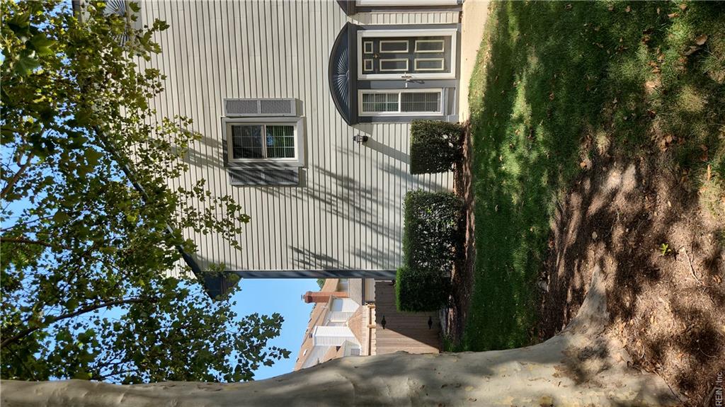 656 Oleander Circle