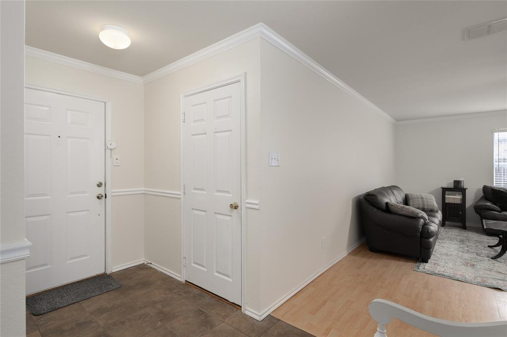 2900 Bluffs Court