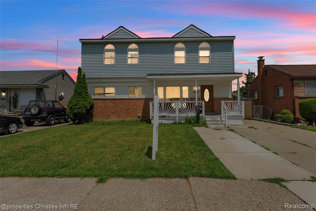 Welcome to 27534 Sheridan St in the heart of Garden City! This spacious 5-bedroom, 2.5-bath home offers nearly 2,900 sq ft of living space, including a partially finished basement. The updated kitchen features granite countertops and flows into a bright dining area. Hardwood floors in all bedrooms, ceramic tile throughout the main level, and a jetted tub upstairs add comfort and style.  Enjoy a fully fenced backyard, covered porch, and 2-car garage. Located in the desirable Westwood Park subdivision, close to parks, schools, and shopping. Newer roof (2017), well-maintained, and move-in ready.  Don’t miss our exclusive Power Hour Open House — Saturday from 1:00 to 2:00 PM only! Limited time, high energy. Come experience the space while it’s buzzing!  Sale is contingent upon sellers securing their next home. Occupancy TBD, with flexible coordination for a smooth transition. BATVAI.