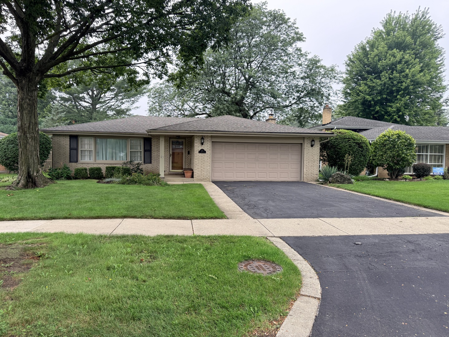Beautifully maintained 3 bedroom 2 bath ranch home. This home well kept home has two car garage, living room and dining room combo in addition to family room off the kitchen with a wood burning fireplace, backyard with patio, and large basement.  Just blocks from Mt. Prospect golf course and Sunset Park and proximity to expressways and Metra.