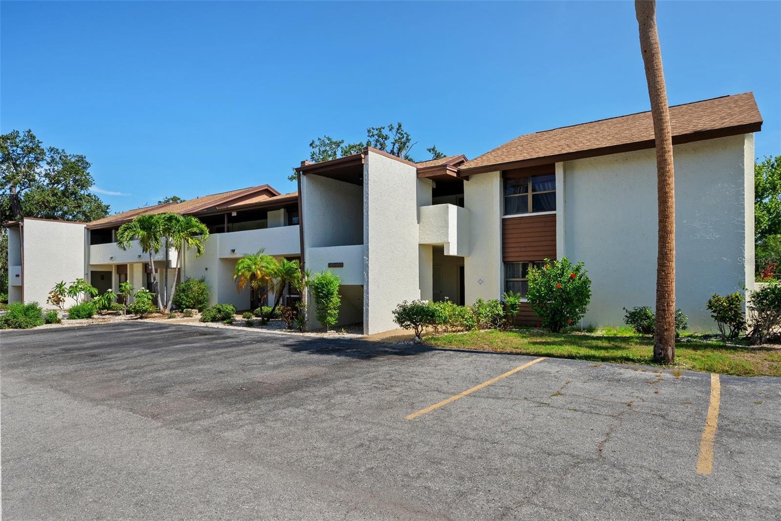 6061 Fairway Lane 1411