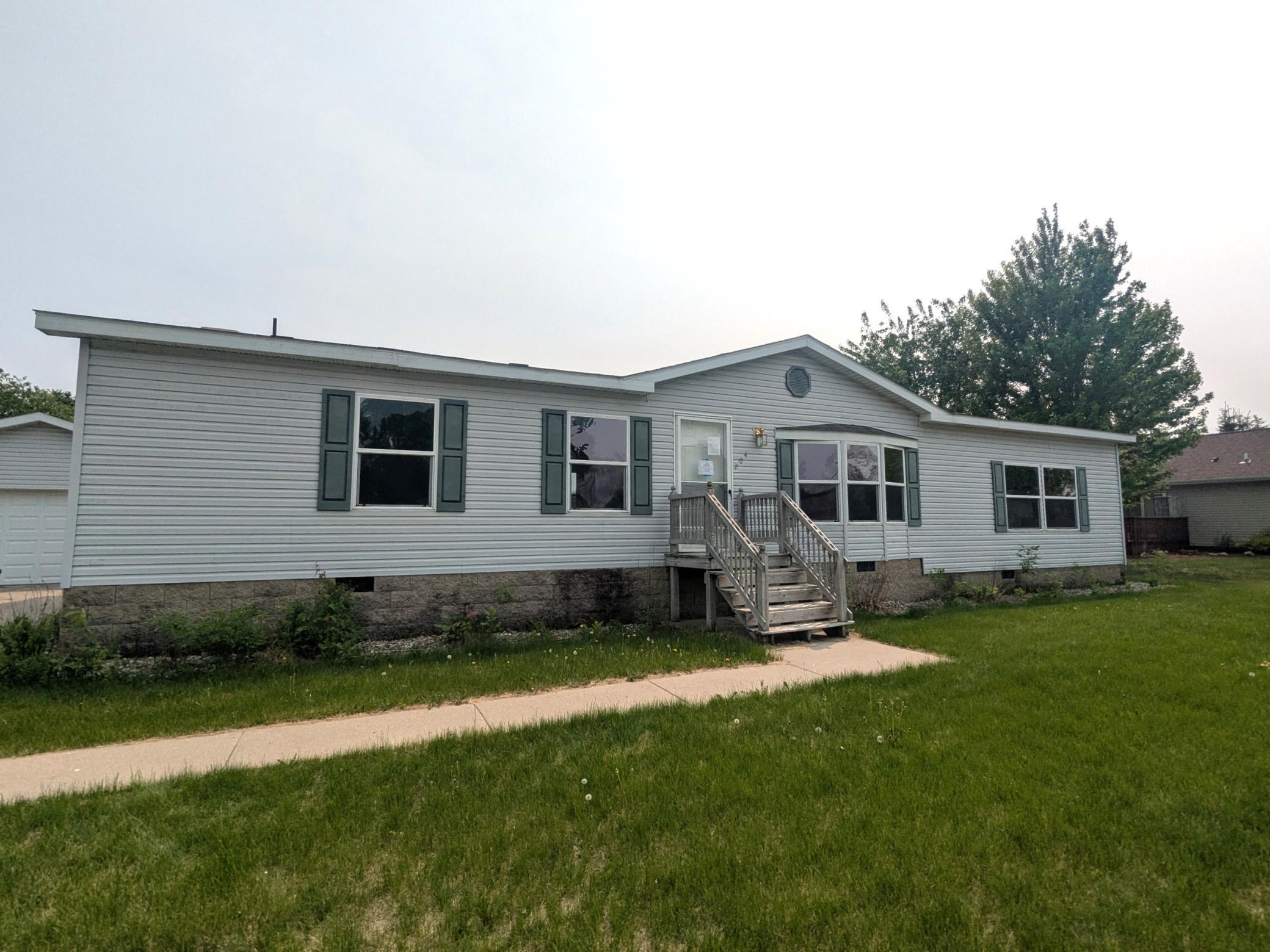 204 6th Street W