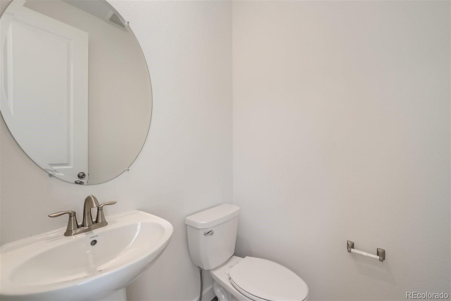 15624 W Girard Avenue