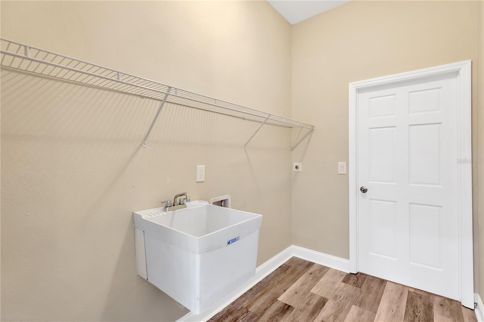 5212 Sunnydale Circle