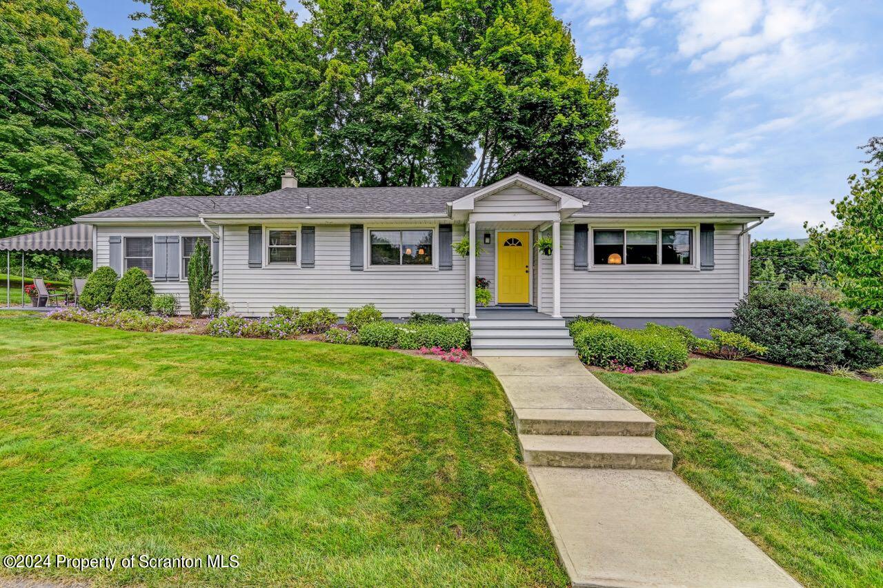 400 Montrose Avenue L113