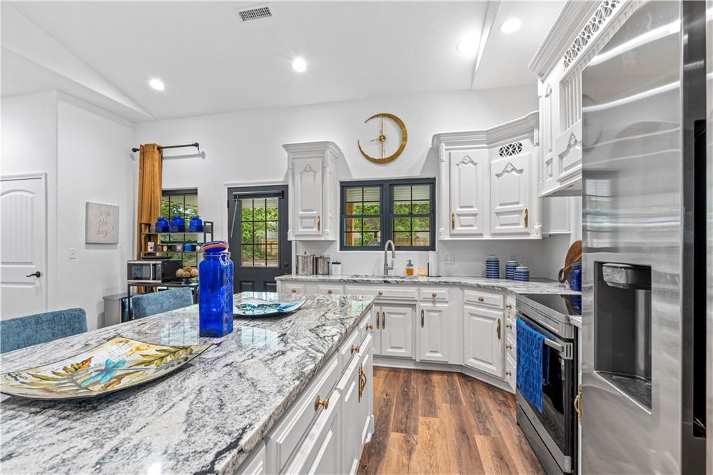 427 W Walnut Street