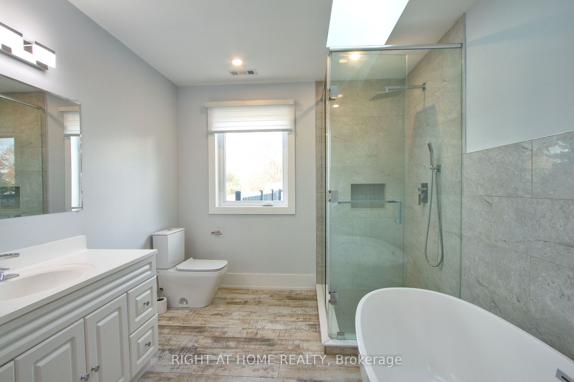 133 Roxborough Rd Main