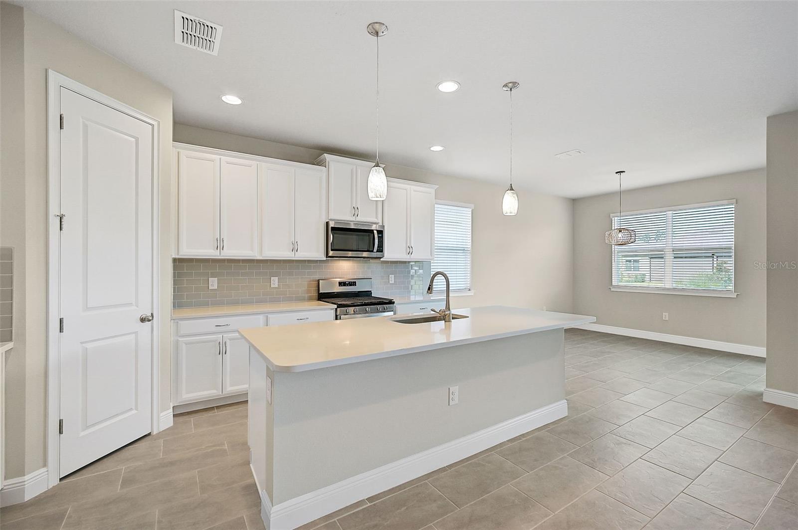 5782 Long Shore Loop