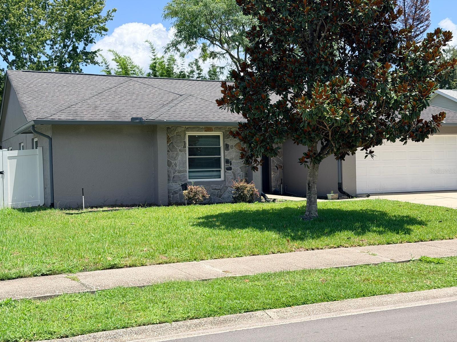 1083 Beckstrom Dr