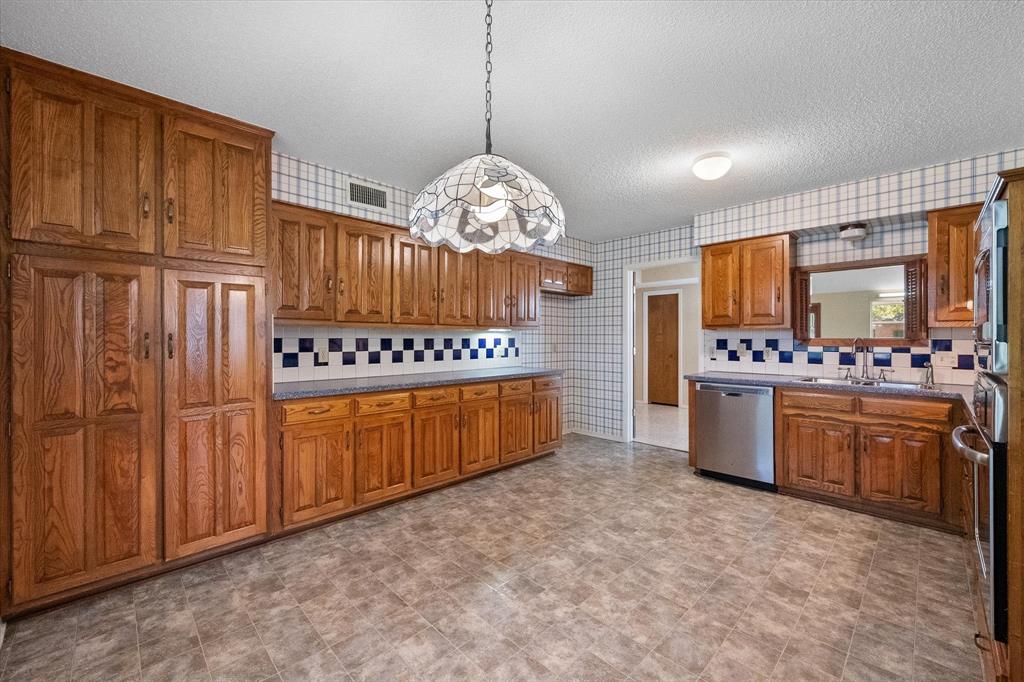 1506 Wagon Wheel Trail