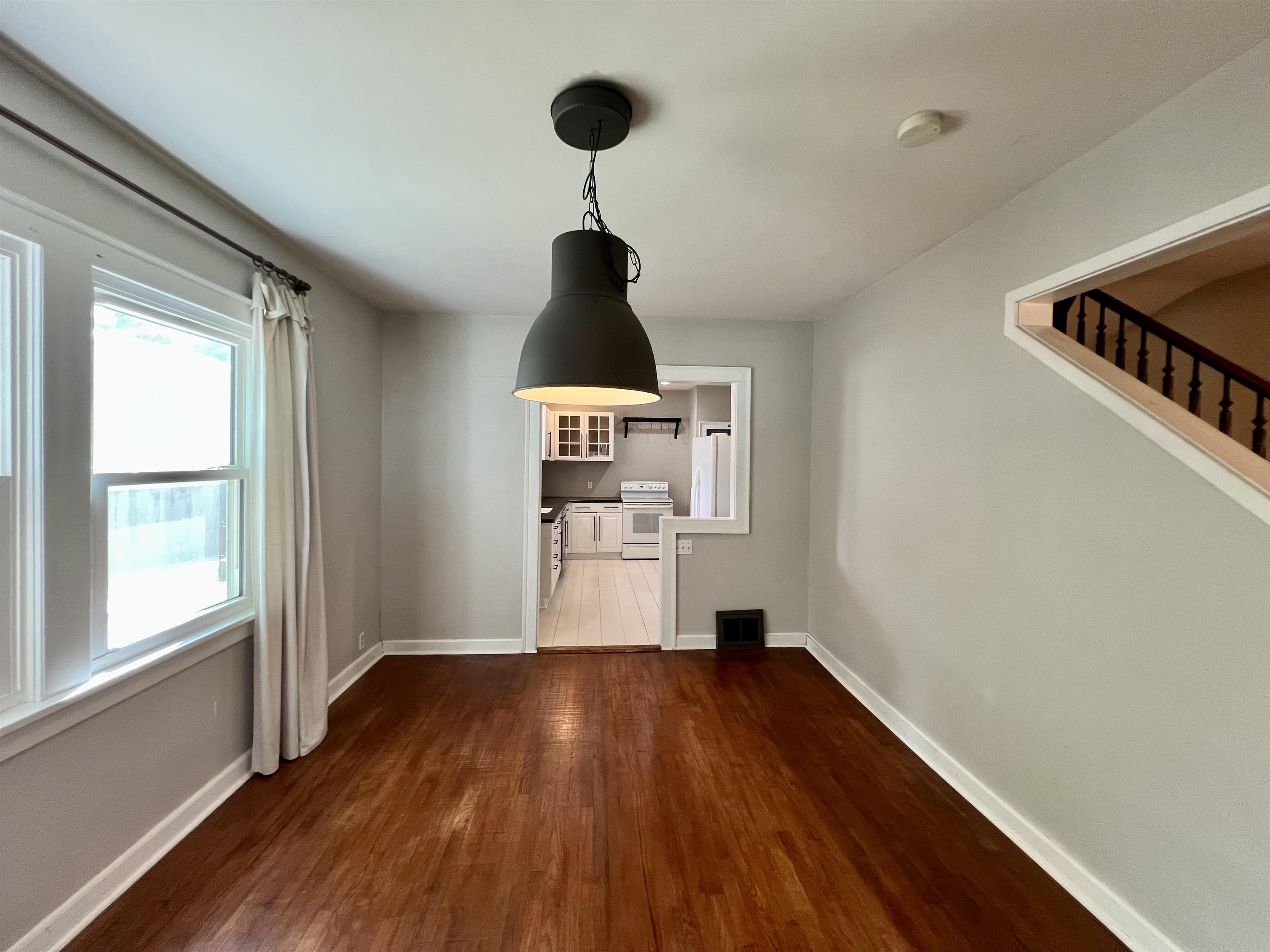1103 Mansfield