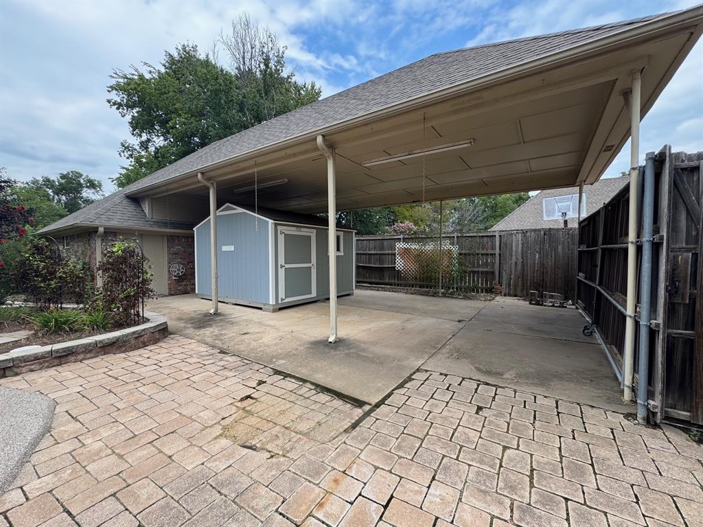 2865 Oak Creek Drive