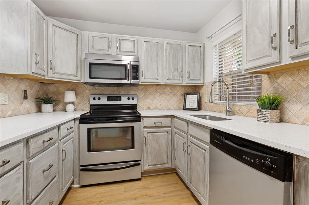 617 Carriagehouse Lane 3E