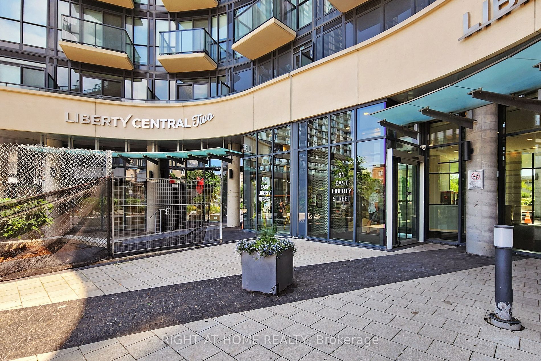 51 East Liberty St 1304