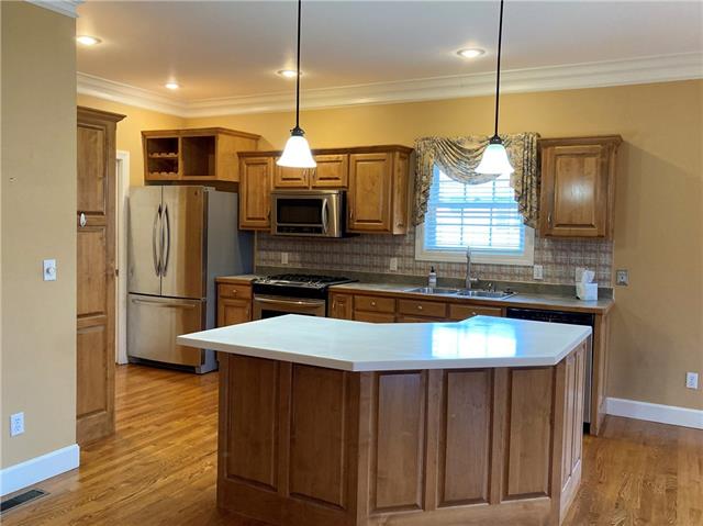 612 Carriage Court