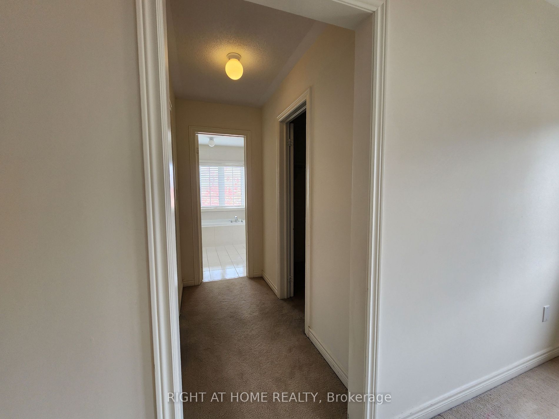 3185 Larry Cres