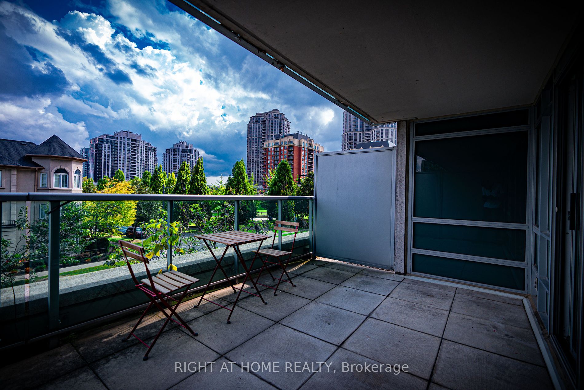 16 Harrison Garden Blvd 209