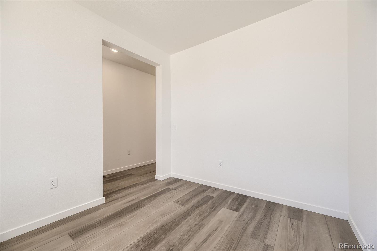 5174 N Quemoy Street