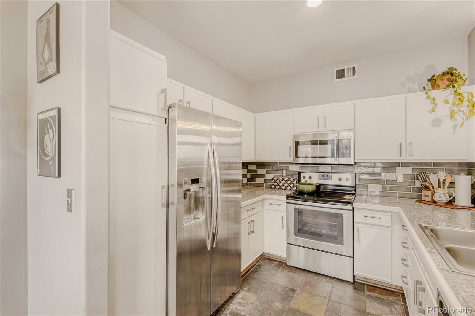 8500 E Jefferson Avenue 10G