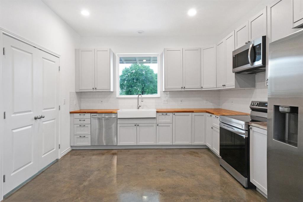 300 NE 23rd Street