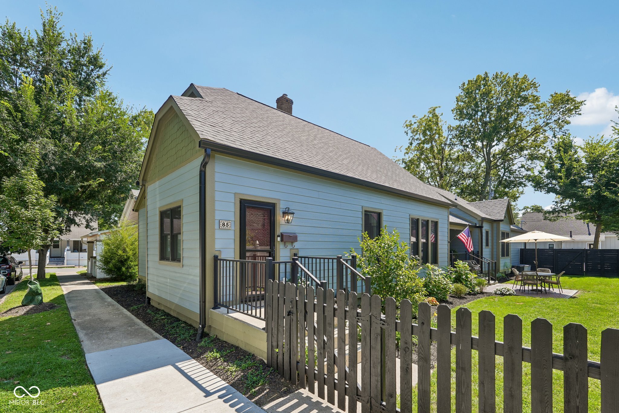 85 E Poplar