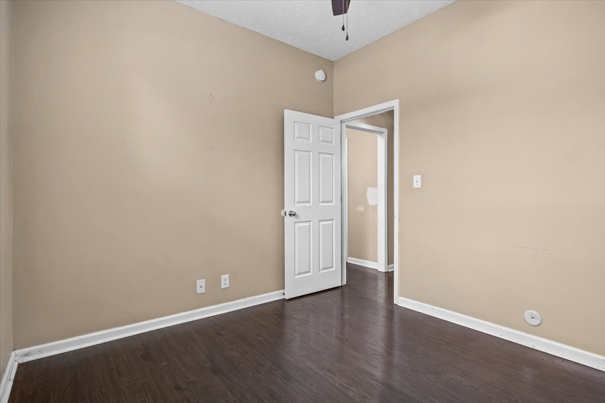 1613 Broad Cir